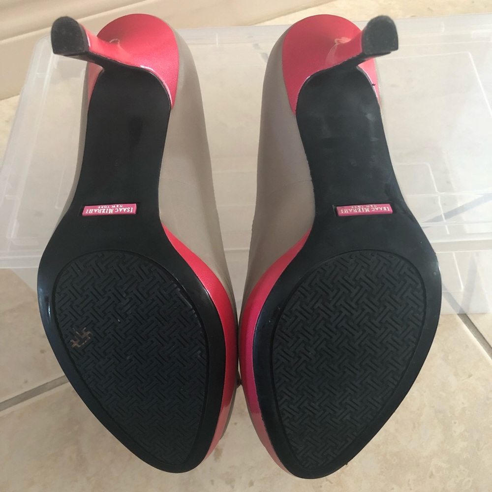 Heels - Picture 3 of 3